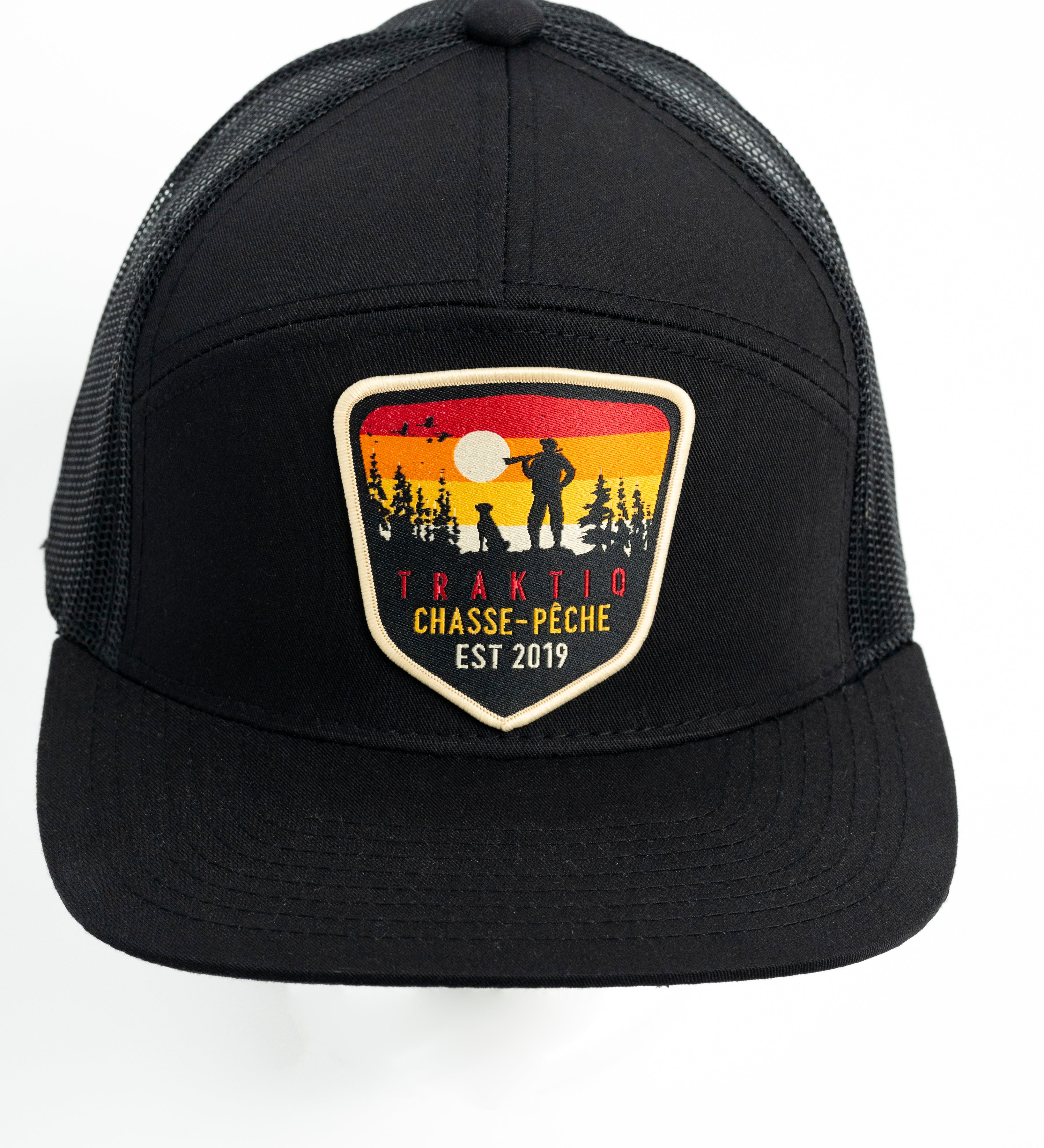 Casquette 7 panneaux noire avec écusson chasse avec chien