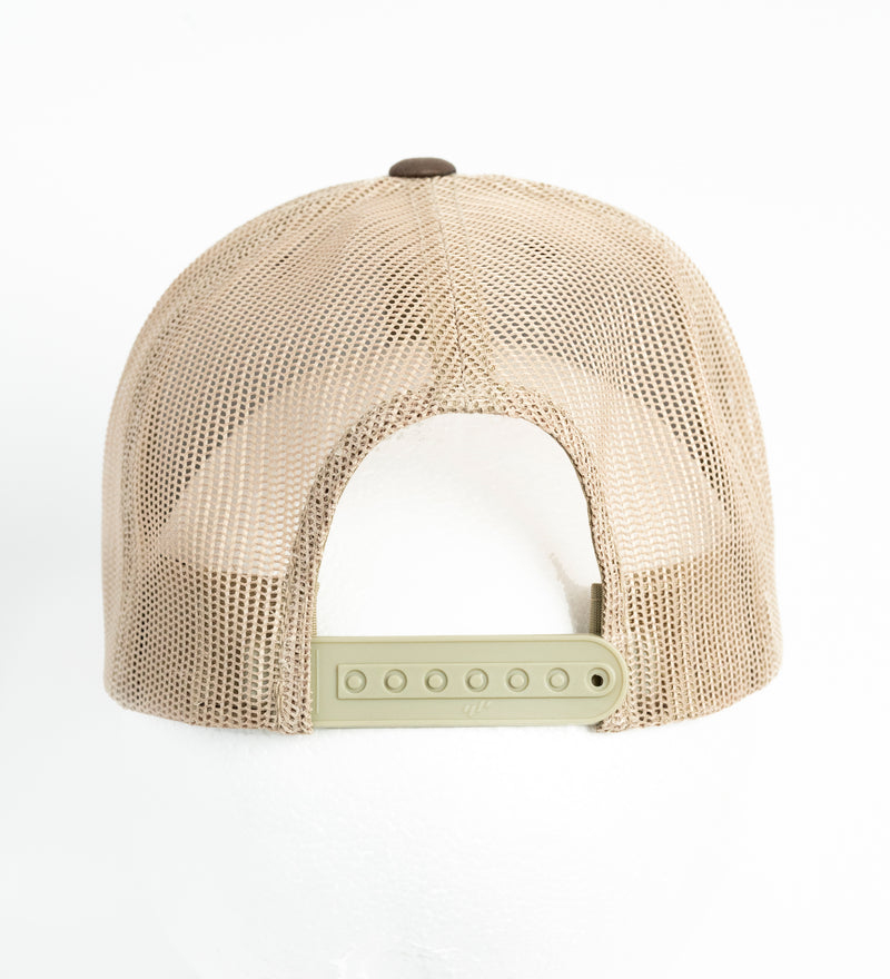 Casquette brune et beige avec écusson chasse avec chien