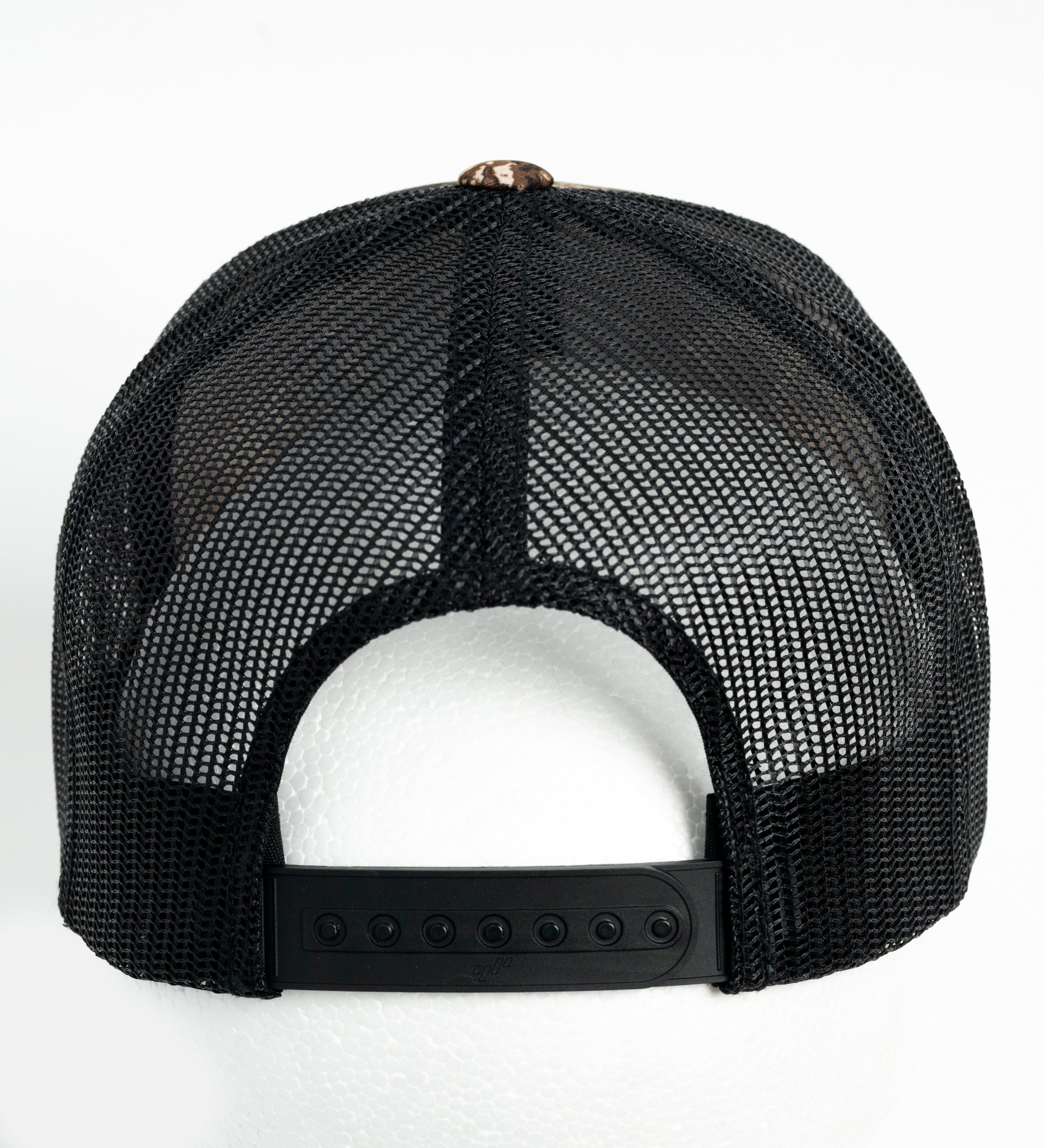 Casquette camouflage avec écusson chasseur avec chien